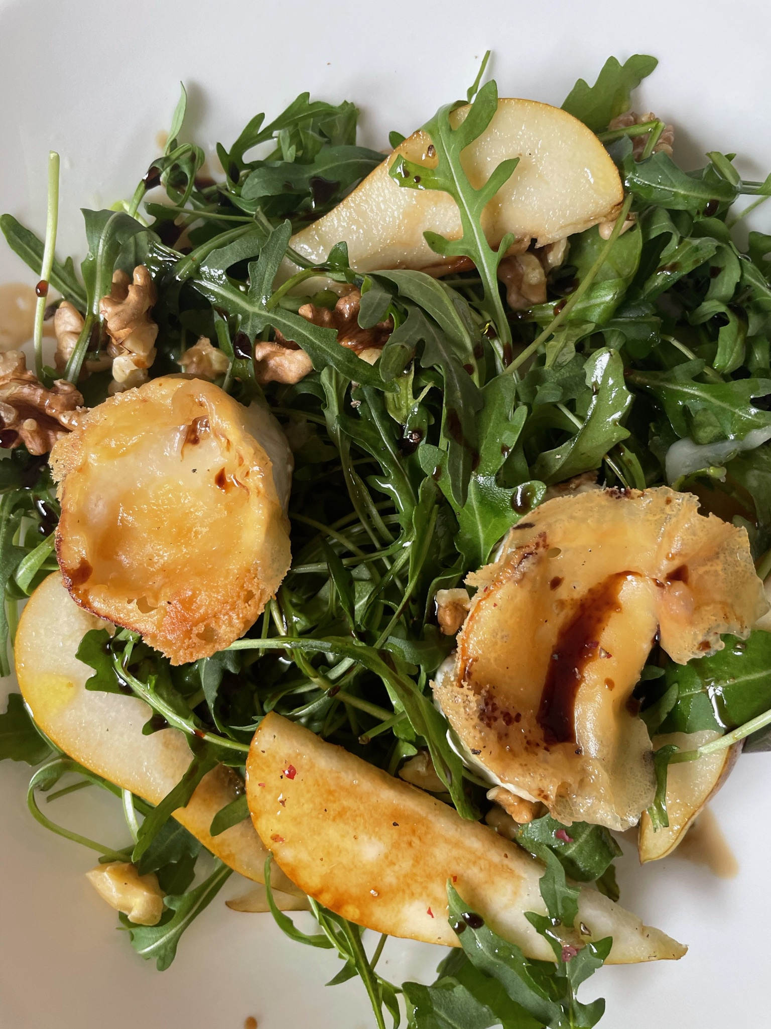 Rucola Salad with Pear, Goat Cheese and Hazelnuts – Food For Starter